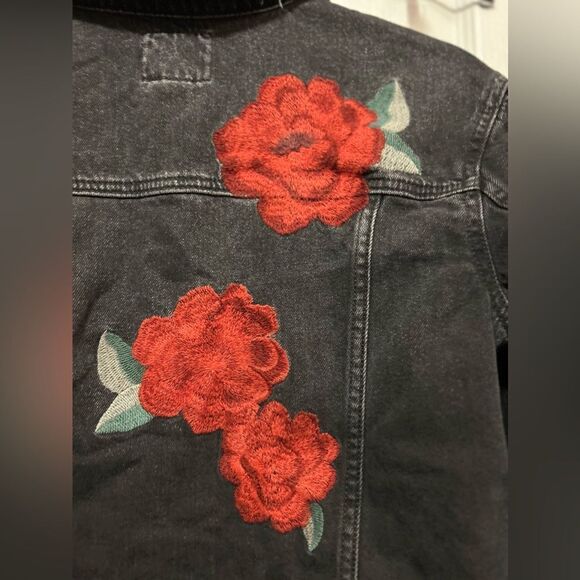 American Eagle Women's XS Embroidered Floral Long Denim Jean Jacket Black rose - Picture 11 of 16